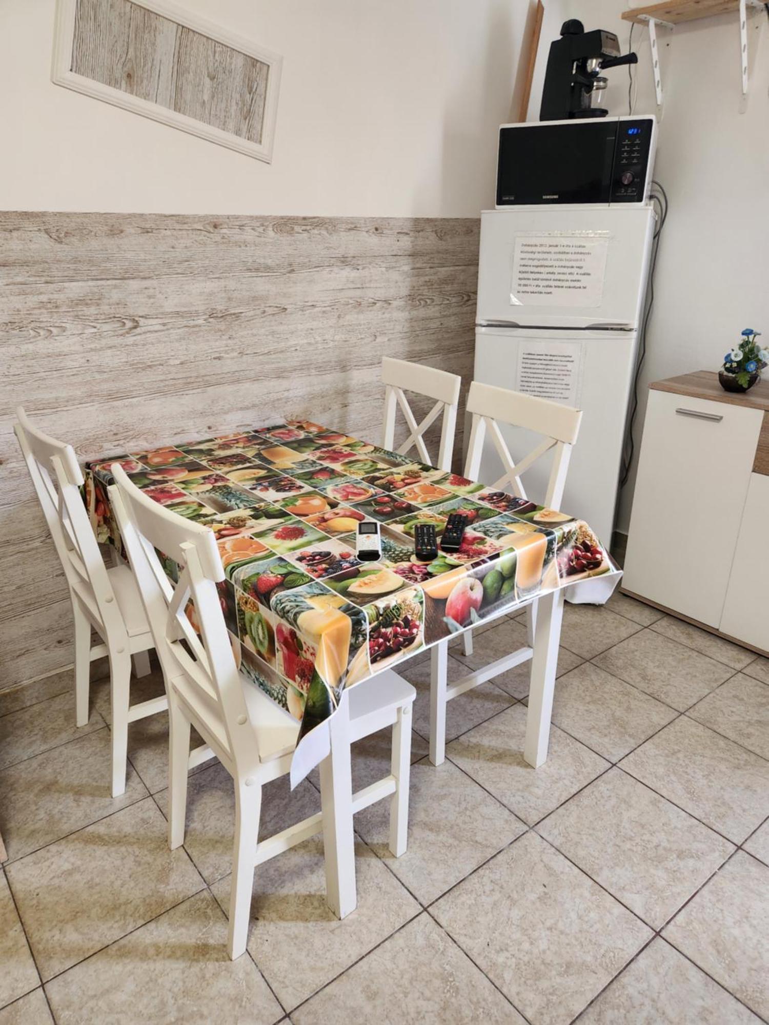 Orsi Apartman / Vendeghaz 케치케메트 외부 사진